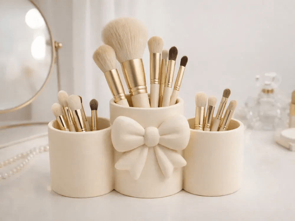 Bow make up brush holder