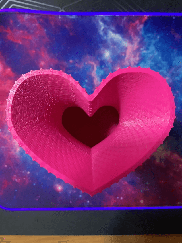 18cm Love Heart Vase - Image 4