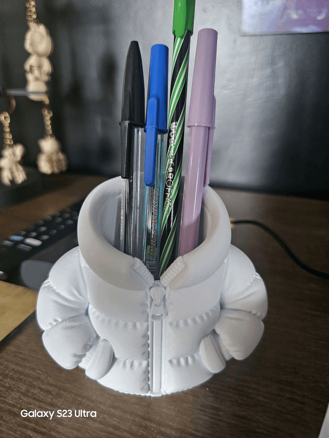 9cm Puffer Jacket Pencil Holder - Image 5